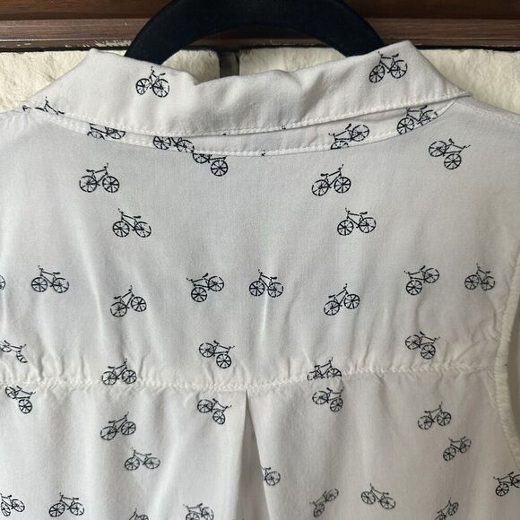 Just Living Sleeveless Blouse Sz M White Button Front Bicycle Print Summer Rayon - Picture 5 of 6